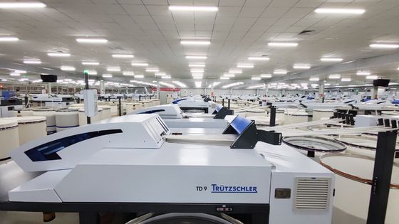 NE20/1 Compact garens voor weefwerk en breiwerk van ruwe witte Siro 80% polyester 20% viscose